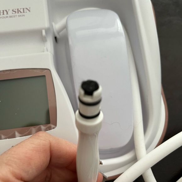 EUC Trophy Skin MicrodermMD - Picture 8 of 10